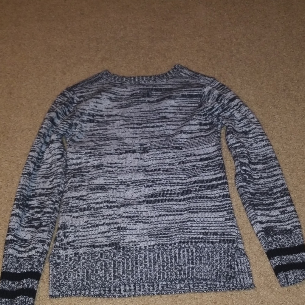 Sweater - Picture 4 of 4
